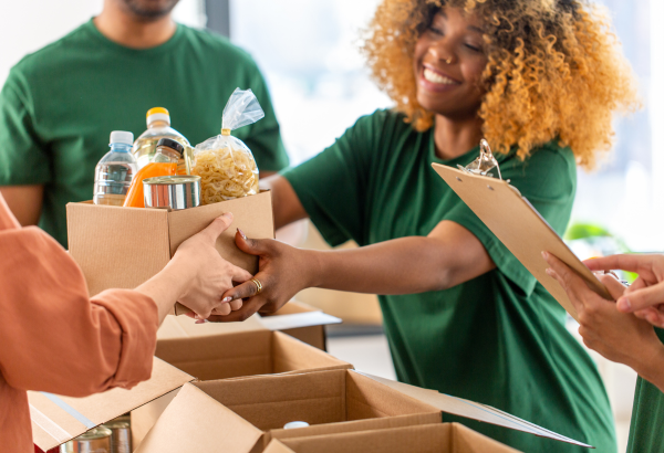 Ways to Give Back During the Holidays
